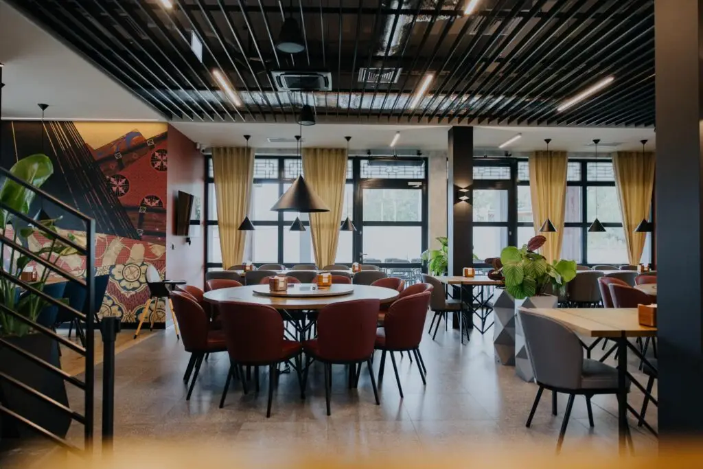 Wnętrze restauracji Saigon House.
