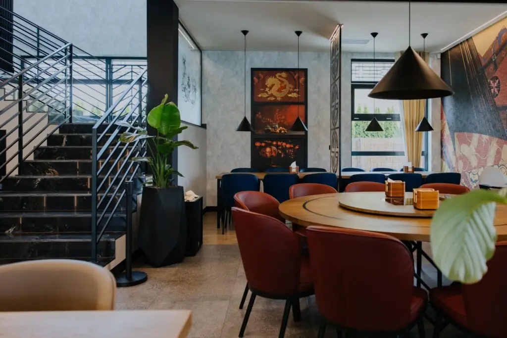 Wnętrze restauracji Saigon House.